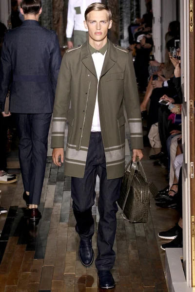 Look 7